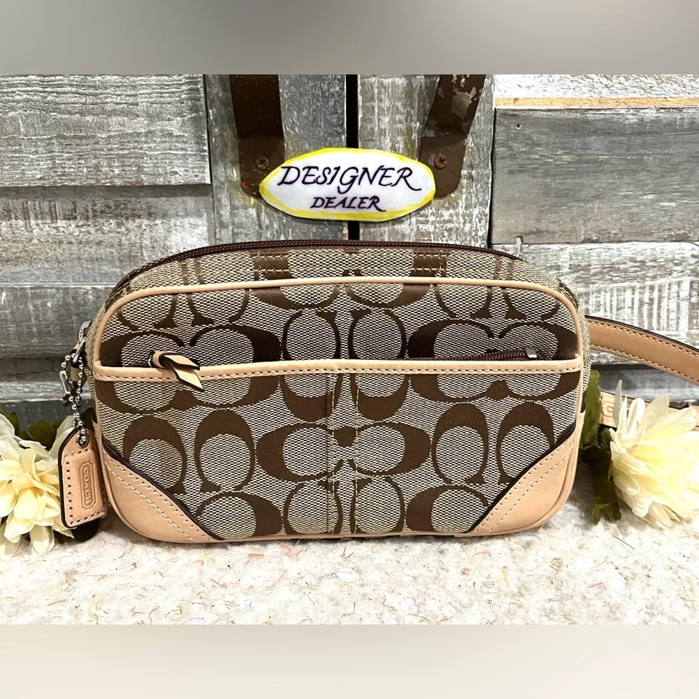 COACH Vintage Signature Canvas Vachetta Leather Trim Belt Bag Mint Cond